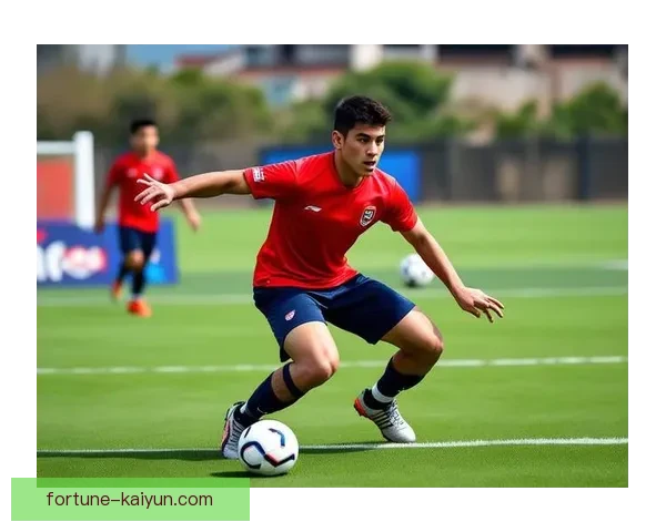 足球新星走向引发关注，展现出持续提升的未来潜力