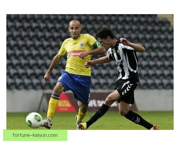 吉马良斯控球能力持续提升,表现稳健引发关注 吉马良斯控球能力持续提升,表现稳健引发关注